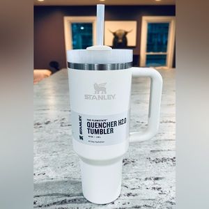 Stanley 40oz CREAM WHITE H2.0 Flowstate Tumbler NWT